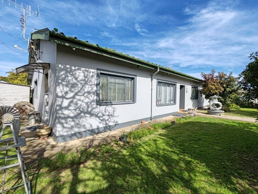 5 Bedroom Property for Sale in Hartenbos Central Western Cape